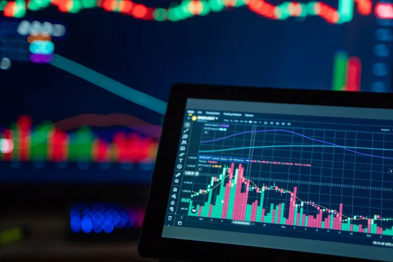 Skew Divergence: Exploiting the Volatility Pricing Gap Between US and Offshore Options Markets